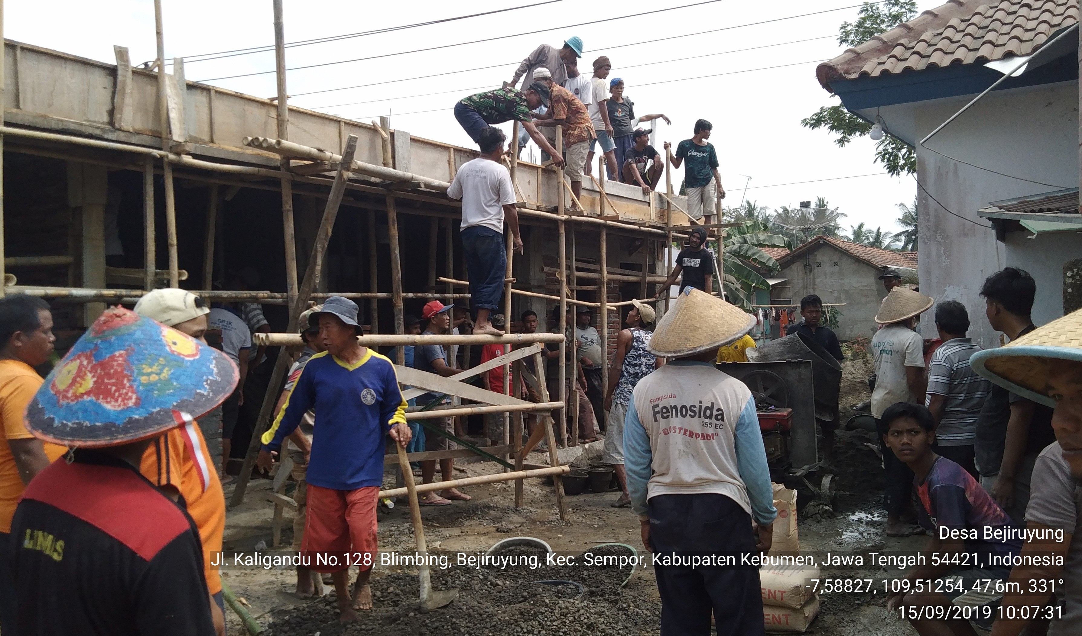 Perbaikan Tempat Wudhu dan Kamar Kecil Masjid Baiturrohim Desa Bejiruyung 01